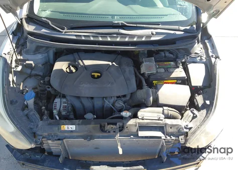 2015 Hyundai Elantra Se z USA, uszkodzony, nr VIN 5NPDH4AE0FH632861